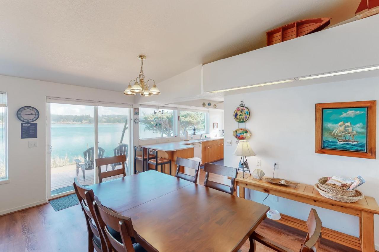 Harbor House Villa Waldport Bagian luar foto