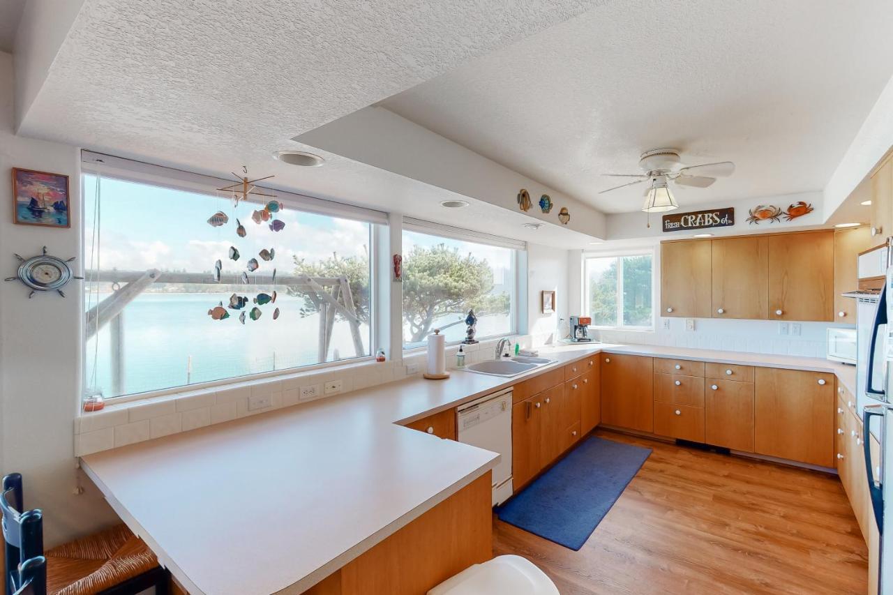 Harbor House Villa Waldport Bagian luar foto